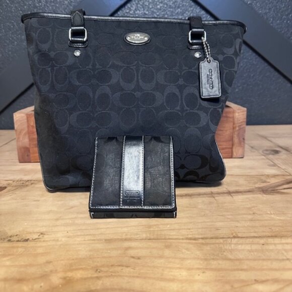 Coach Classic Tote and wallet - Picture 1 of 16